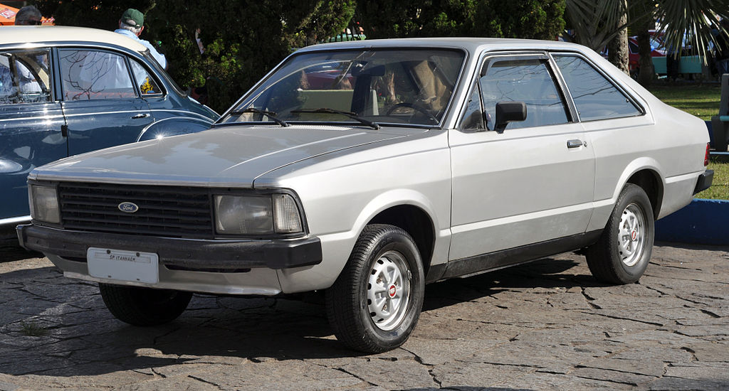 Carros dos anos 80 e 90 recebem homenagem no Anhembi